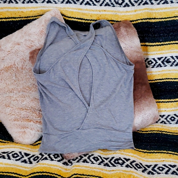 Tank top with semi open back - Picture 2 of 2